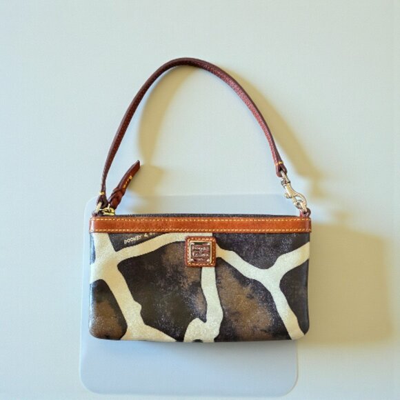 Dooney & Bourke Giraffe Print Wristlet Mini Shoulder Bag Brown Cream Leather - Picture 1 of 13